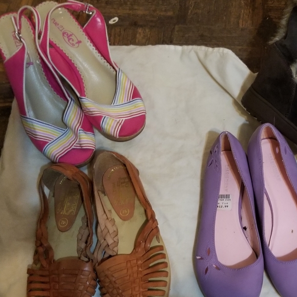 Clothes and shoes - Picture 3 of 3